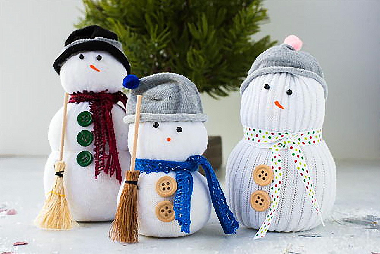 Снеговик из носка — новогодние поделки для малышей и дошкольников